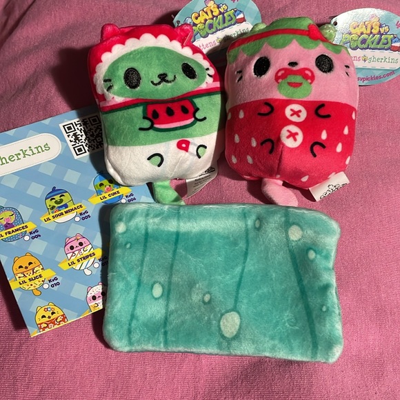 Kittens Vs Gherkins NWT opened package Cats Vs Pickles - Picture 2 of 7